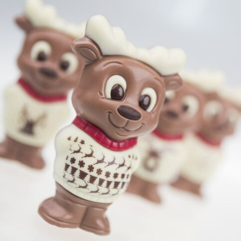 šokoladiniai elniukai, šokoladinė figurėlė, šventinė dovana, šokoladas Kalėdoms
